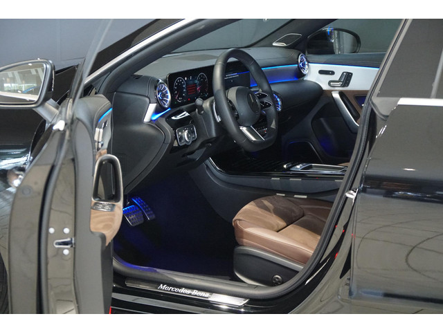 Mercedes-Benz CLA Shooting Brake 180 AMG Line + 360° CAMERA   HEAD-UP   BURMESTER   MEMORY