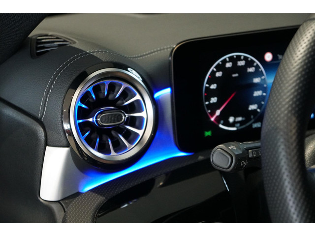 Mercedes-Benz CLA Shooting Brake 180 AMG Line + 360° CAMERA   HEAD-UP   BURMESTER   MEMORY