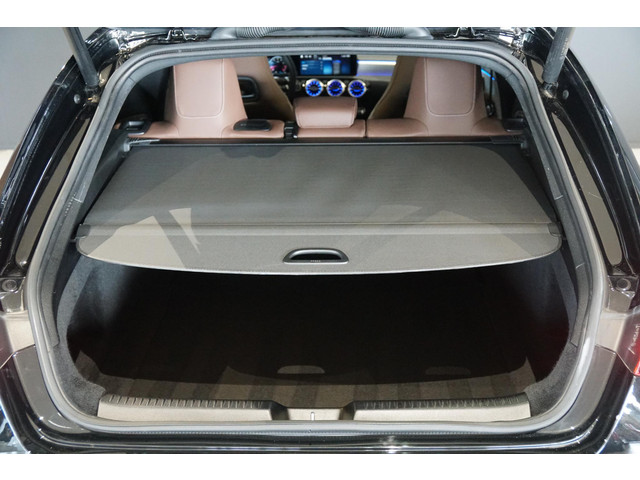 Mercedes-Benz CLA Shooting Brake 180 AMG Line + 360° CAMERA   HEAD-UP   BURMESTER   MEMORY