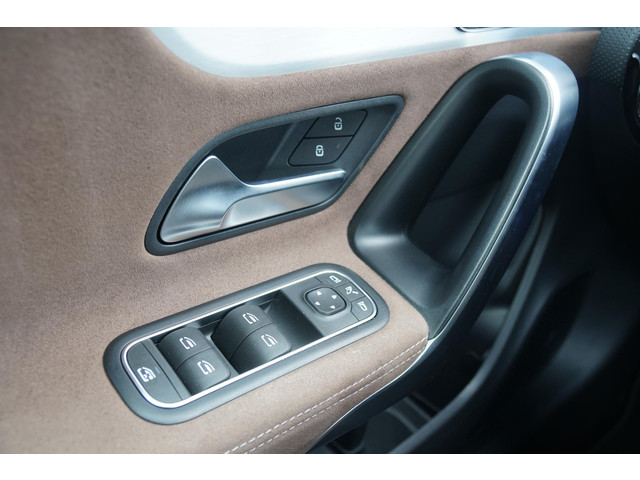 Mercedes-Benz CLA Shooting Brake 180 AMG Line + 360° CAMERA   HEAD-UP   BURMESTER   MEMORY