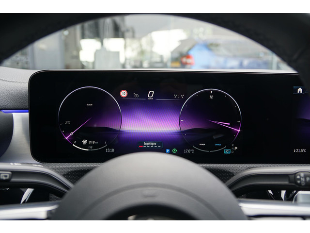 Mercedes-Benz CLA Shooting Brake 180 AMG Line + 360° CAMERA   HEAD-UP   BURMESTER   MEMORY
