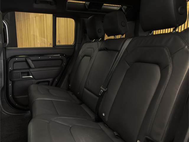 Land Rover Defender 110 2.0 P300e 110 X-Dynamic HSE HUD-PANO-MERIDIAN-22
