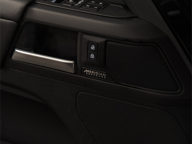 Land Rover Defender 110 2.0 P300e 110 X-Dynamic HSE HUD-PANO-MERIDIAN-22