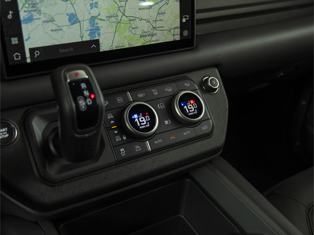 Land Rover Defender 110 2.0 P300e 110 X-Dynamic HSE HUD-PANO-MERIDIAN-22