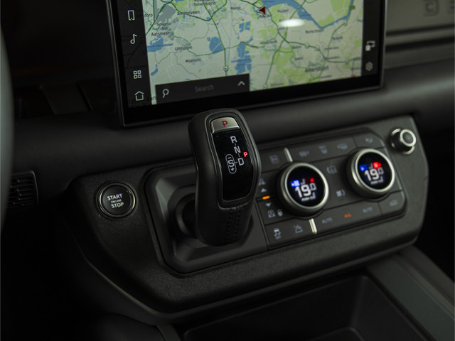 Land Rover Defender 110 2.0 P300e 110 X-Dynamic HSE HUD-PANO-MERIDIAN-22