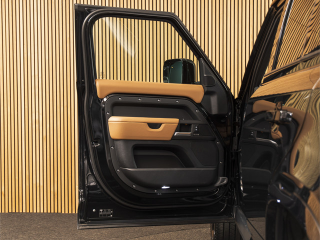 Land Rover Defender 110 2.0 P300e 110 X-Dynamic HSE BRUIN LEDER-22-HUD-PANO-MERIDIAN