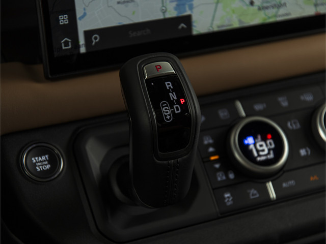 Land Rover Defender 110 2.0 P300e 110 X-Dynamic HSE BRUIN LEDER-22-HUD-PANO-MERIDIAN