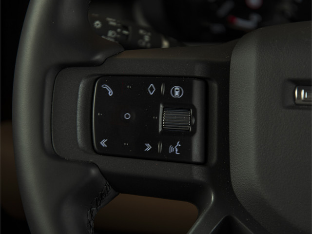Land Rover Defender 110 2.0 P300e 110 X-Dynamic HSE BRUIN LEDER-22-HUD-PANO-MERIDIAN