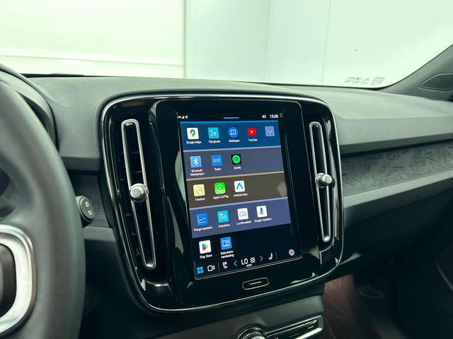 Volvo XC40 Recharge Plus 70 kWh | Navigatie | Apple Carplay Android Auto | Climate control | Camera | Led | Parkeer sensoren | Virtual Cock