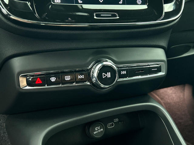 Volvo XC40 Recharge Plus 70 kWh | Navigatie | Apple Carplay Android Auto | Climate control | Camera | Led | Parkeer sensoren | Virtual Cock