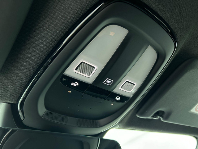 Volvo XC40 Recharge Plus 70 kWh | Navigatie | Apple Carplay Android Auto | Climate control | Camera | Led | Parkeer sensoren | Virtual Cock