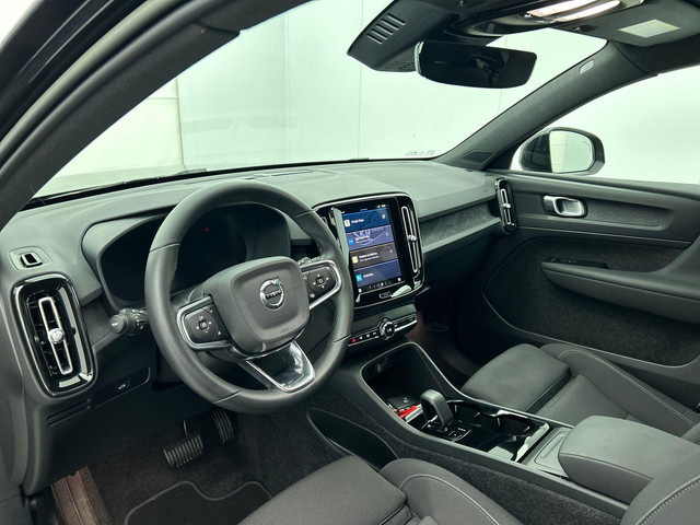 Volvo XC40 Recharge Plus 70 kWh | Navigatie | Apple Carplay Android Auto | Climate control | Camera | Led | Parkeer sensoren | Virtual Cock