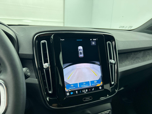 Volvo XC40 Recharge Plus 70 kWh | Navigatie | Apple Carplay Android Auto | Climate control | Camera | Led | Parkeer sensoren | Virtual Cock