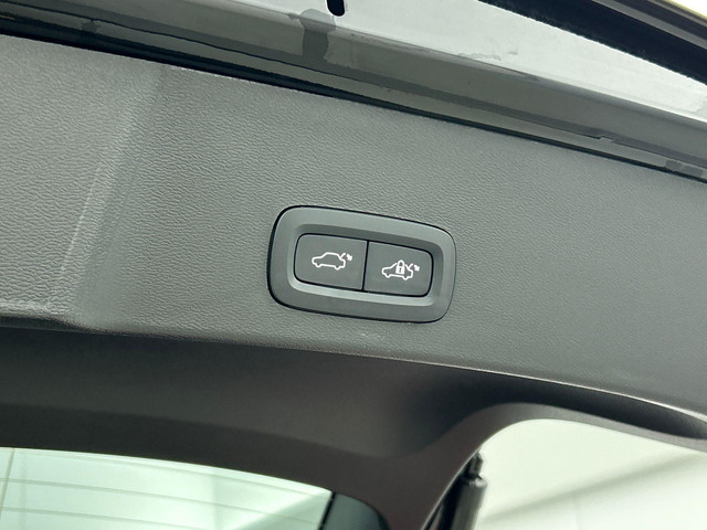 Volvo XC40 Recharge Plus 70 kWh | Navigatie | Apple Carplay Android Auto | Climate control | Camera | Led | Parkeer sensoren | Virtual Cock
