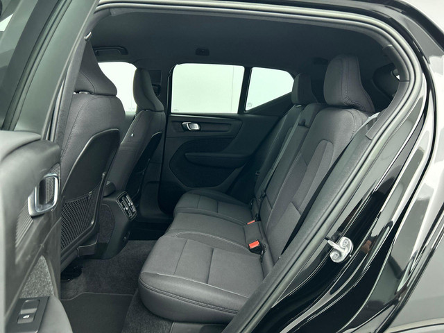 Volvo XC40 Recharge Plus 70 kWh | Navigatie | Apple Carplay Android Auto | Climate control | Camera | Led | Parkeer sensoren | Virtual Cock