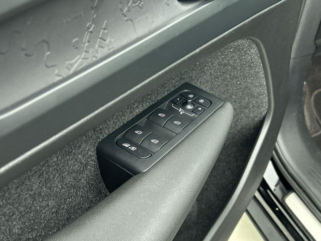 Volvo XC40 Recharge Plus 70 kWh | Navigatie | Apple Carplay Android Auto | Climate control | Camera | Led | Parkeer sensoren | Virtual Cock