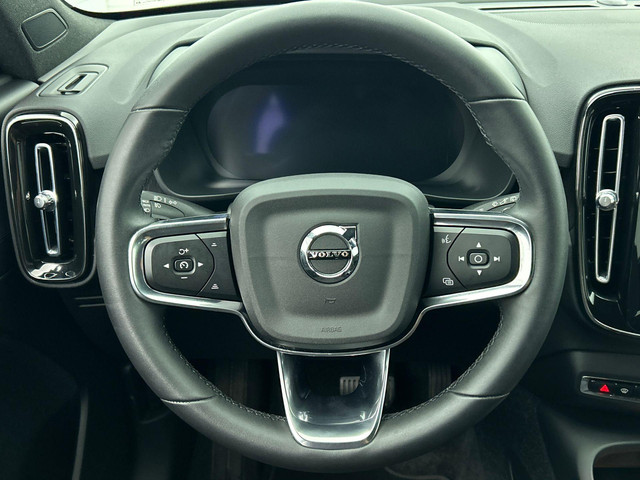 Volvo XC40 Recharge Plus 70 kWh | Navigatie | Apple Carplay Android Auto | Climate control | Camera | Led | Parkeer sensoren | Virtual Cock