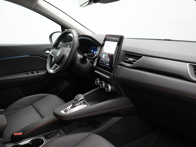Renault Captur 1.6 E-Tech Initiale Paris Plug In Hybrid 160pk Dealer O.H PHEV | Adaptive Cruise | 360 Camera | Lederen Sportstoelen Verwarmd |