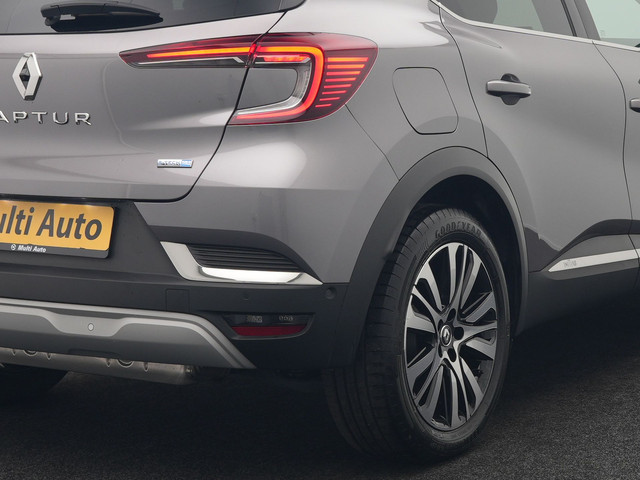 Renault Captur 1.6 E-Tech Initiale Paris Plug In Hybrid 160pk Dealer O.H PHEV | Adaptive Cruise | 360 Camera | Lederen Sportstoelen Verwarmd |