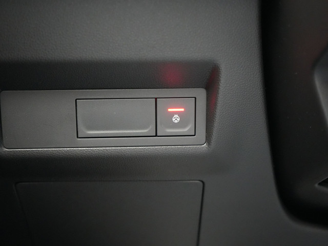 Renault Captur 1.6 E-Tech Initiale Paris Plug In Hybrid 160pk Dealer O.H PHEV | Adaptive Cruise | 360 Camera | Lederen Sportstoelen Verwarmd |