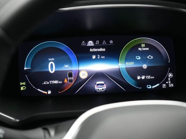 Renault Captur 1.6 E-Tech Initiale Paris Plug In Hybrid 160pk Dealer O.H PHEV | Adaptive Cruise | 360 Camera | Lederen Sportstoelen Verwarmd |