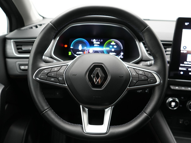 Renault Captur 1.6 E-Tech Initiale Paris Plug In Hybrid 160pk Dealer O.H PHEV | Adaptive Cruise | 360 Camera | Lederen Sportstoelen Verwarmd |