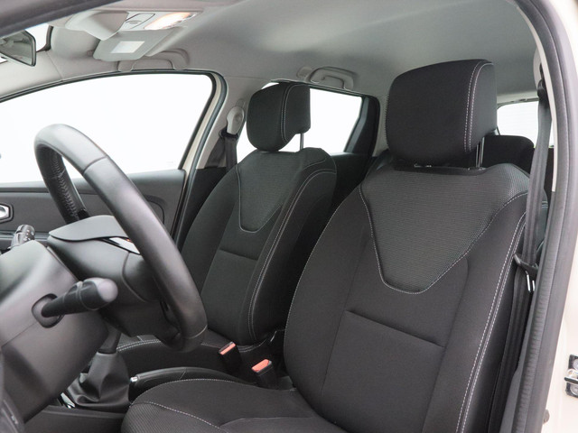 Renault Clio Estate 0.9 TCe Expression | Trekhaak | Airco | Cruise Control | Privacy Glass | Navigatiesysteem | Bluetooth | 16 Inch | 68.444