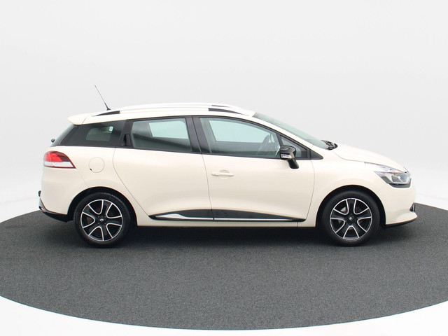 Renault Clio Estate 0.9 TCe Expression | Trekhaak | Airco | Cruise Control | Privacy Glass | Navigatiesysteem | Bluetooth | 16 Inch | 68.444
