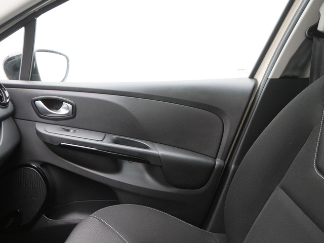 Renault Clio Estate 0.9 TCe Expression | Trekhaak | Airco | Cruise Control | Privacy Glass | Navigatiesysteem | Bluetooth | 16 Inch | 68.444
