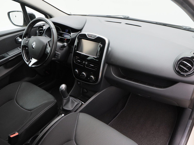 Renault Clio Estate 0.9 TCe Expression | Trekhaak | Airco | Cruise Control | Privacy Glass | Navigatiesysteem | Bluetooth | 16 Inch | 68.444