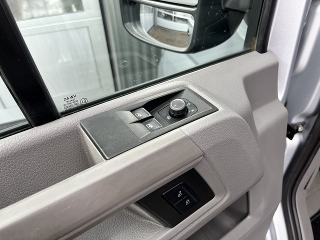 Volkswagen Crafter 35 2.0 TDI L3H3 L2H2 Airco Cruise controle Camera Telefoonverbinding Parkeersensoren voor en achter Imperiaal Kastinrichting Lan