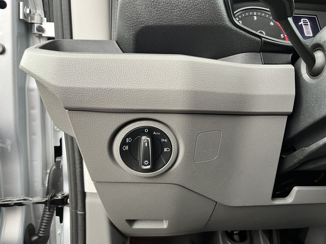 Volkswagen Crafter 35 2.0 TDI L3H3 L2H2 Airco Cruise controle Camera Telefoonverbinding Parkeersensoren voor en achter Imperiaal Kastinrichting Lan