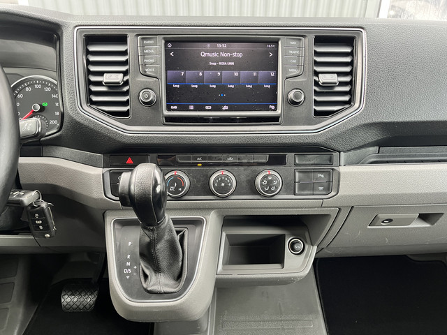 Volkswagen Crafter 35 2.0 TDI L3H3 L2H2 Airco Cruise controle Camera Telefoonverbinding Parkeersensoren voor en achter Imperiaal Kastinrichting Lan