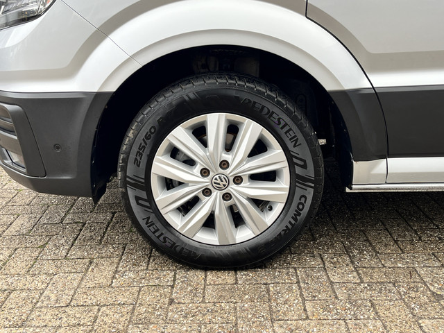 Volkswagen Crafter 35 2.0 TDI L3H3 L2H2 Airco Cruise controle Camera Telefoonverbinding Parkeersensoren voor en achter Imperiaal Kastinrichting Lan