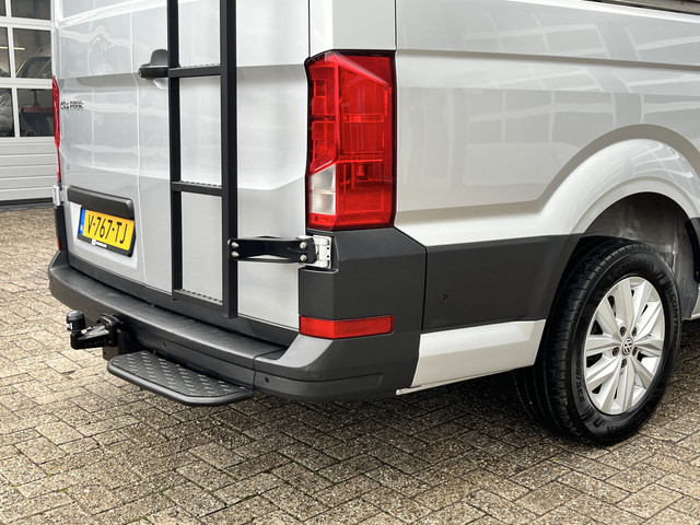 Volkswagen Crafter 35 2.0 TDI L3H3 L2H2 Airco Cruise controle Camera Telefoonverbinding Parkeersensoren voor en achter Imperiaal Kastinrichting Lan