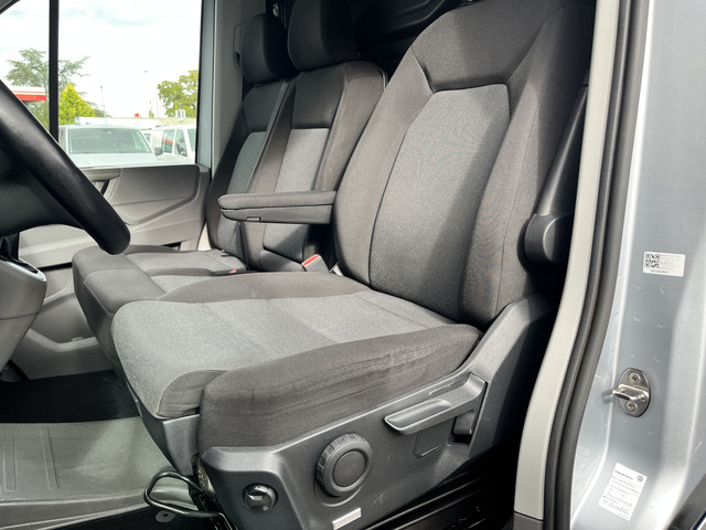 Volkswagen Crafter 35 2.0 TDI L3H3 L2H2 Airco Cruise controle Camera Telefoonverbinding Parkeersensoren voor en achter Imperiaal Kastinrichting Lan