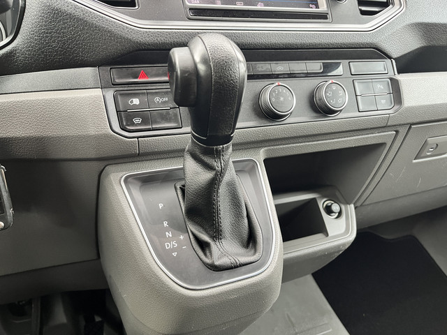 Volkswagen Crafter 35 2.0 TDI L3H3 L2H2 Airco Cruise controle Camera Telefoonverbinding Parkeersensoren voor en achter Imperiaal Kastinrichting Lan