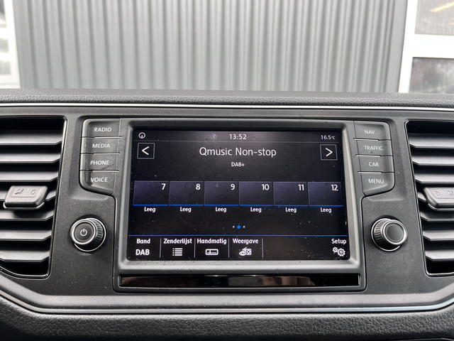 Volkswagen Crafter 35 2.0 TDI L3H3 L2H2 Airco Cruise controle Camera Telefoonverbinding Parkeersensoren voor en achter Imperiaal Kastinrichting Lan