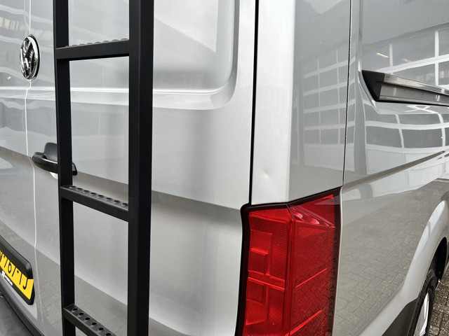 Volkswagen Crafter 35 2.0 TDI L3H3 L2H2 Airco Cruise controle Camera Telefoonverbinding Parkeersensoren voor en achter Imperiaal Kastinrichting Lan