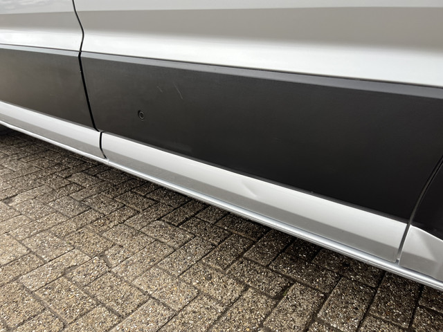 Volkswagen Crafter 35 2.0 TDI L3H3 L2H2 Airco Cruise controle Camera Telefoonverbinding Parkeersensoren voor en achter Imperiaal Kastinrichting Lan