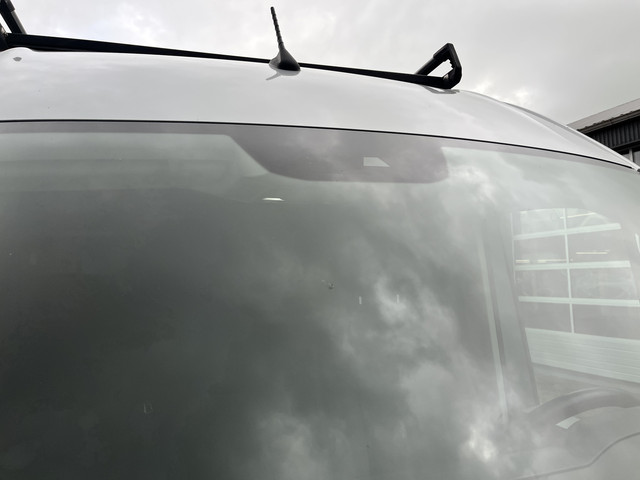 Volkswagen Crafter 35 2.0 TDI L3H3 L2H2 Airco Cruise controle Camera Telefoonverbinding Parkeersensoren voor en achter Imperiaal Kastinrichting Lan