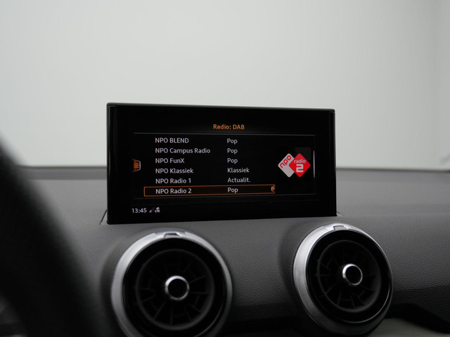 Audi Q2 35 TFSI 150 pk S-tronic S Edition   S-Line | Trekhaak | Matrix LED | Achteruitrijcamera | Navigatie | Stoelverwarming | Adaptive