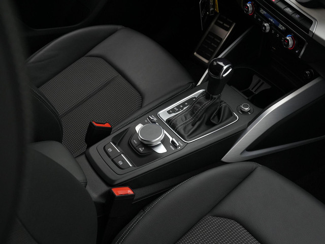 Audi Q2 35 TFSI 150 pk S-tronic S Edition   S-Line | Trekhaak | Matrix LED | Achteruitrijcamera | Navigatie | Stoelverwarming | Adaptive