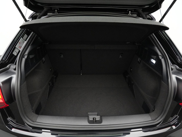 Audi Q2 35 TFSI 150 pk S-tronic S Edition   S-Line | Trekhaak | Matrix LED | Achteruitrijcamera | Navigatie | Stoelverwarming | Adaptive