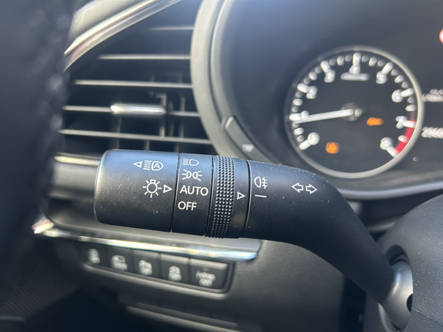 Mazda 3 2.0 e-SkyActiv-G M Hybrid 122 Luxury    FULL LED    NAVI + CARPLAY    ADAPTIV CRUISE    HUD    BOSE AUDIO    360 CAMERA