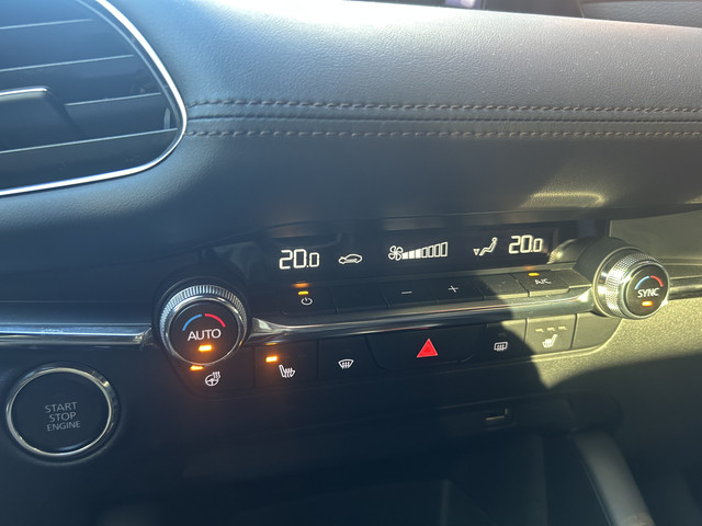 Mazda 3 2.0 e-SkyActiv-G M Hybrid 122 Luxury    FULL LED    NAVI + CARPLAY    ADAPTIV CRUISE    HUD    BOSE AUDIO    360 CAMERA