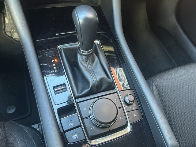 Mazda 3 2.0 e-SkyActiv-G M Hybrid 122 Luxury    FULL LED    NAVI + CARPLAY    ADAPTIV CRUISE    HUD    BOSE AUDIO    360 CAMERA