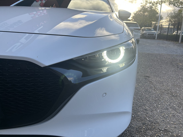 Mazda 3 2.0 e-SkyActiv-G M Hybrid 122 Luxury    FULL LED    NAVI + CARPLAY    ADAPTIV CRUISE    HUD    BOSE AUDIO    360 CAMERA