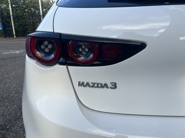 Mazda 3 2.0 e-SkyActiv-G M Hybrid 122 Luxury    FULL LED    NAVI + CARPLAY    ADAPTIV CRUISE    HUD    BOSE AUDIO    360 CAMERA