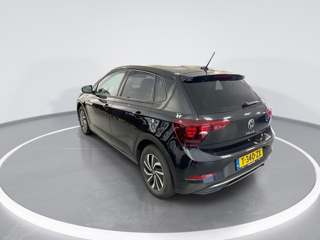 Volkswagen Polo 1.0 TSI 95pk Life · Apple Android Car Play · Airco · P-Sensoren · DAB · Getint Glas · 15'' Inch · Garantie t m 10-10-2027 of 100